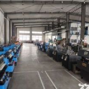 沌口开发区东风本田旁边600−900平米厂房仓库