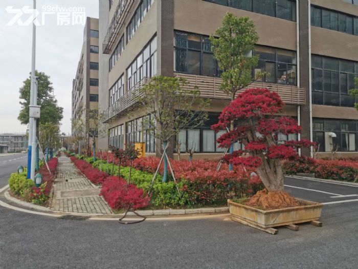 横店南车工业园12000平米可分租带行车配套办公食堂