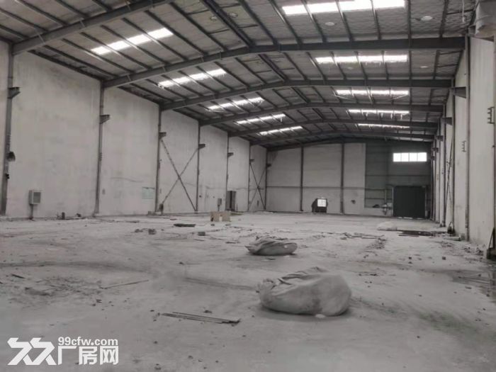 东西湖径河钢构厂房1700平米1500平米各一间，配套齐全，交通便利，