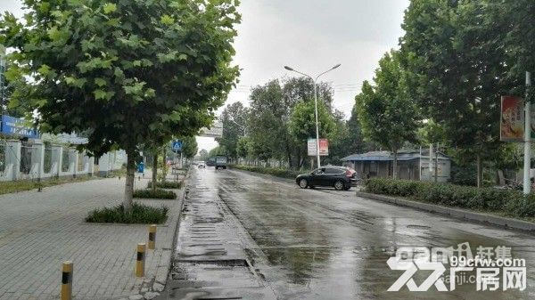 青山红钢城13元/平方，800㎡行吊工业厂房出租-图3